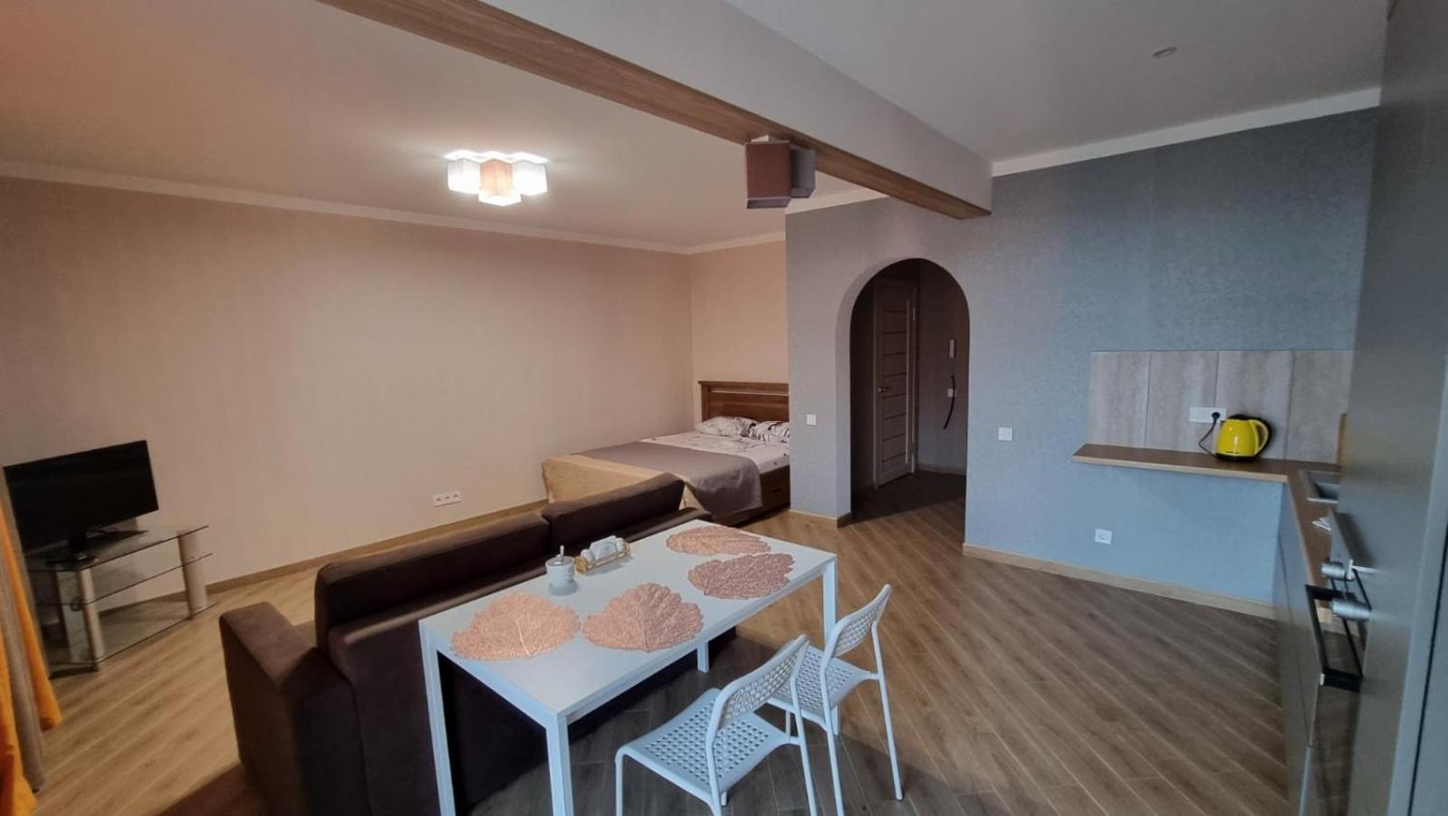 Apartment яровиця люкс *