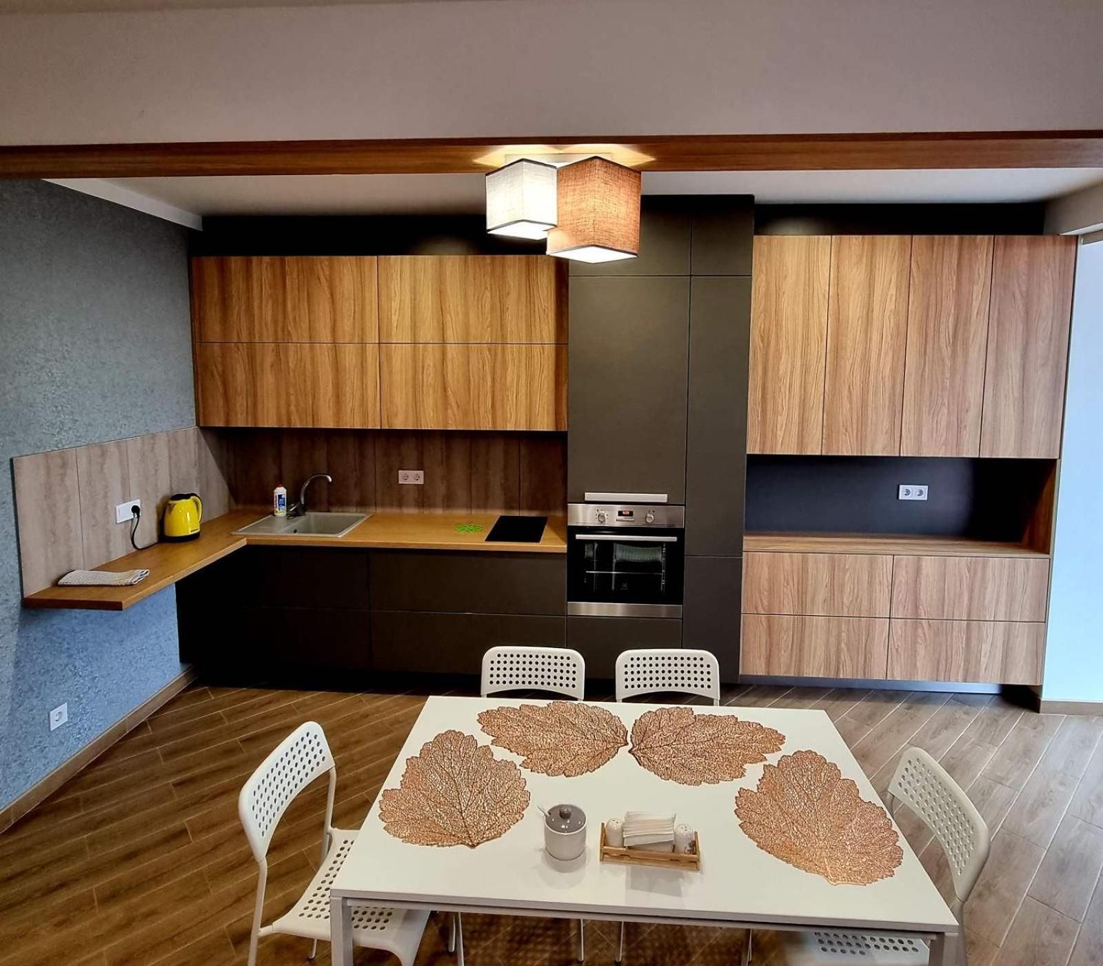 яровиця люкс Apartment *